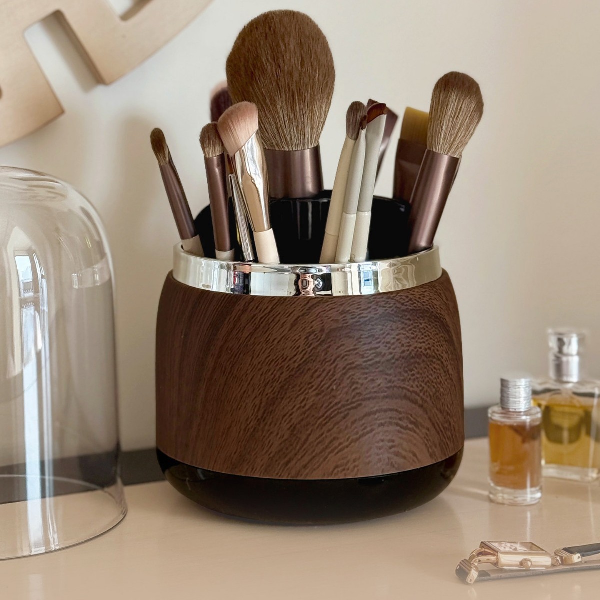 Light Luxury Makeup Brush Hold - đánh giá và giá Luxury Skincare And Makeup Brands